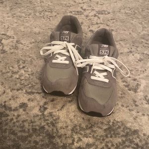 Gray Size 6.5 Youth Wide New Balance 574 Tennis Shoes
